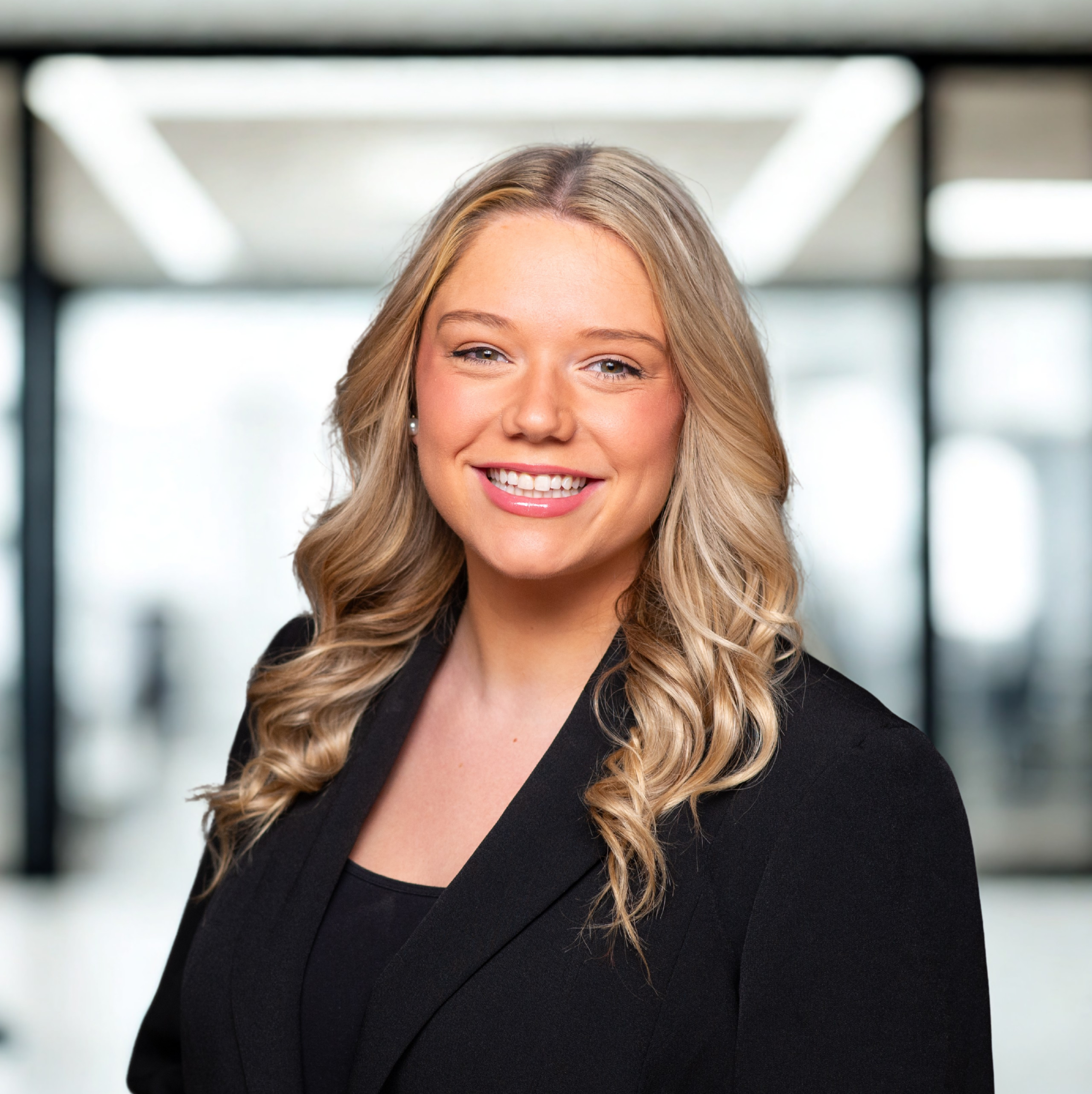 Headshot Alyson Pisarcik